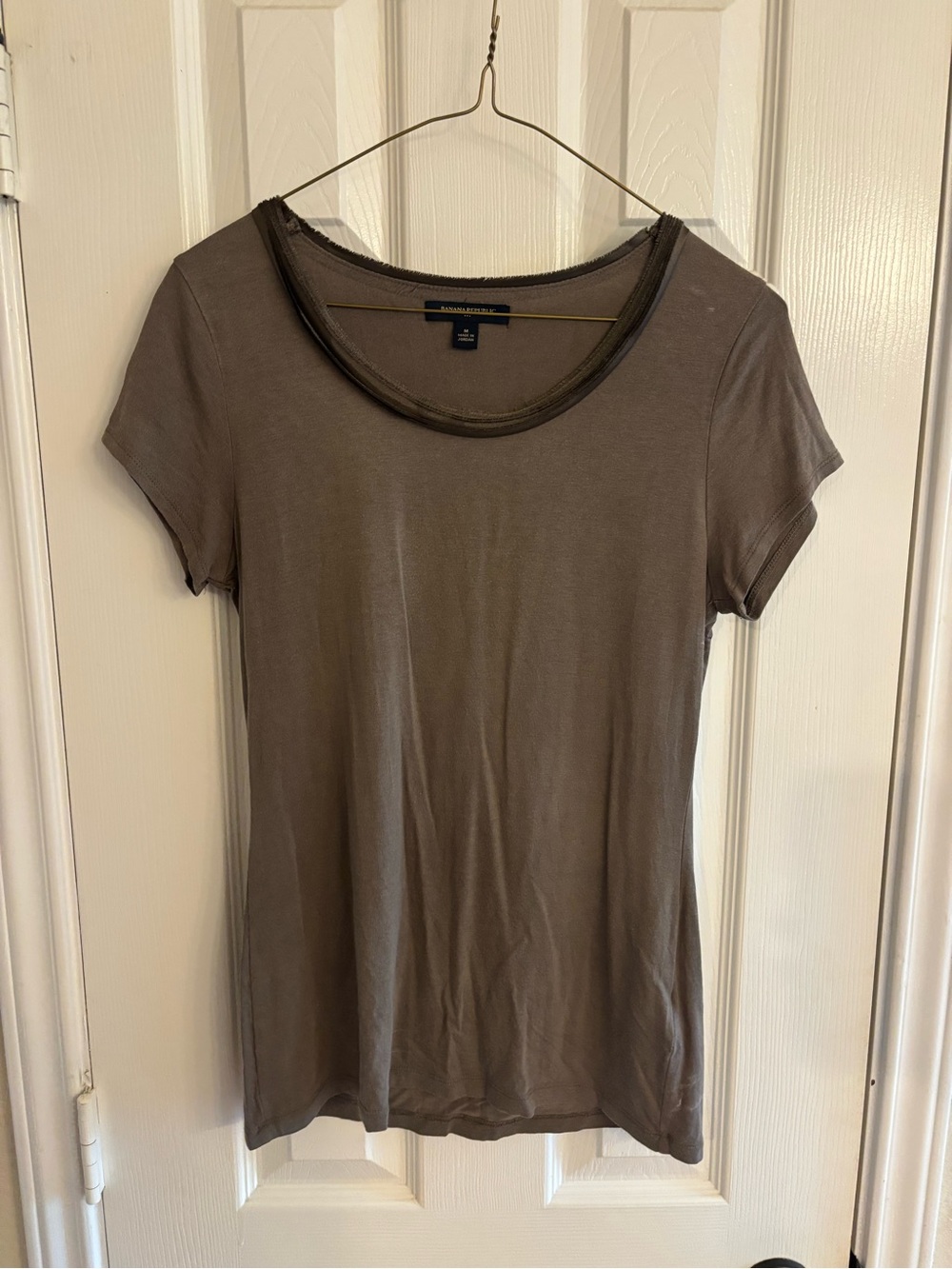 Banana Republic Women’s Medium Brown Short Sleeve Scoop Neck T-Shirt Top